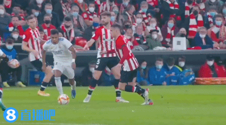 赵心童6-5绝杀威尔逊 首次闯进斯诺克冠中冠赛四强