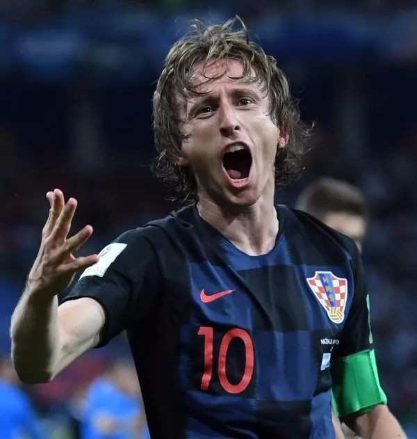 勒沃库森vs多特：希克PK吉拉西；阿德耶米、萨比策首发