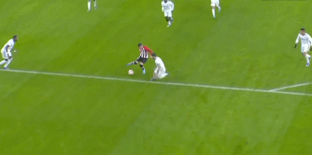 巴特勒30分，库里31分，杰伦约翰逊23+11，老鹰击败勇士