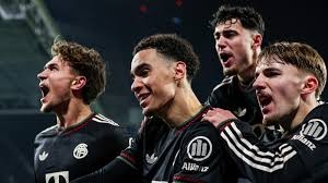 詹姆斯是本赛季场均失误低于2次的球员中，场均助攻数最高的