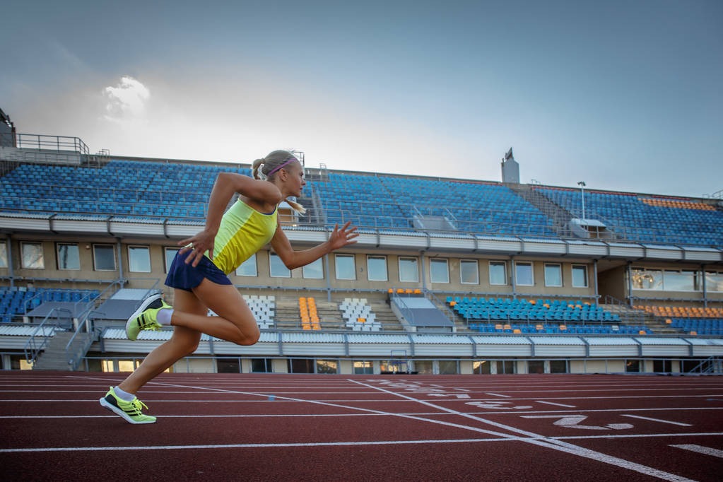 逆转完胜！哈登29+6小卡27+6，唐斯34+4湖人旧将拉胯，勇士被反超